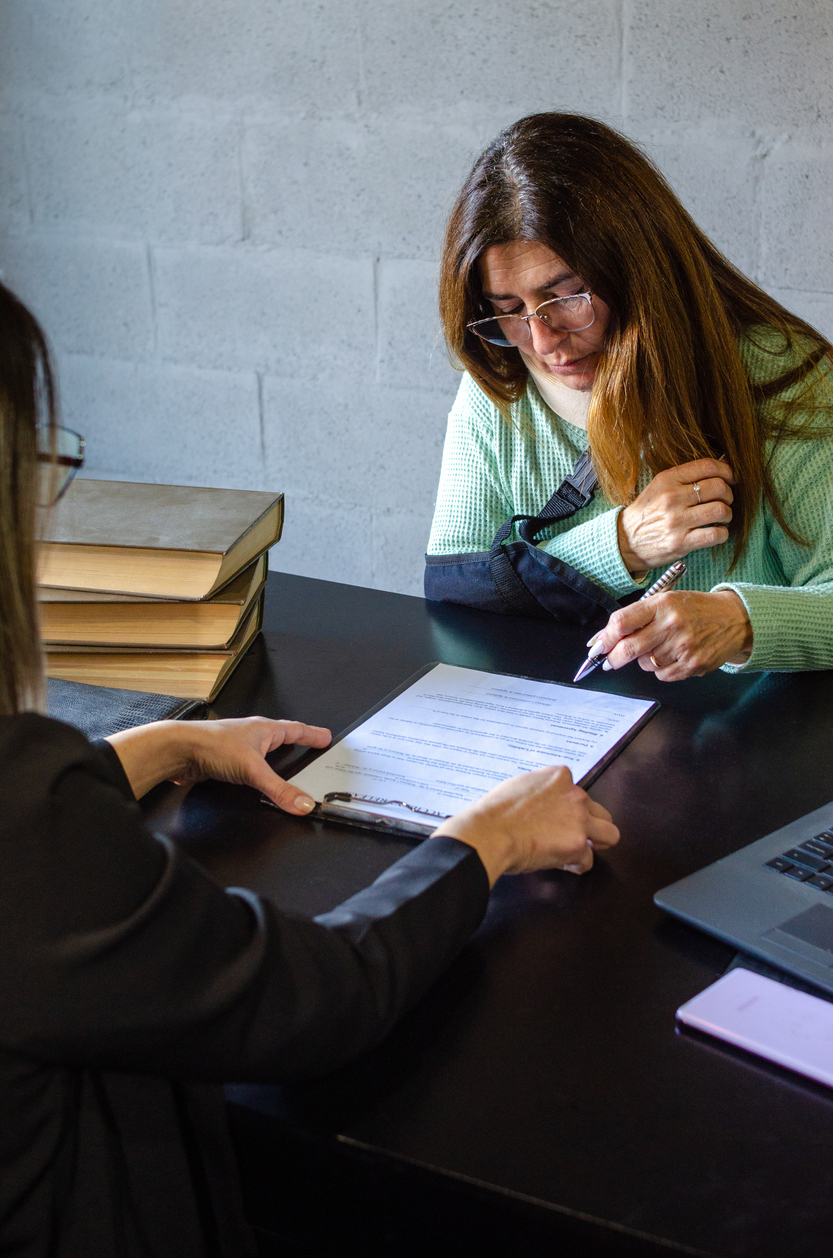Tennessee personal injury attorney reviewing an insurance settlement offer